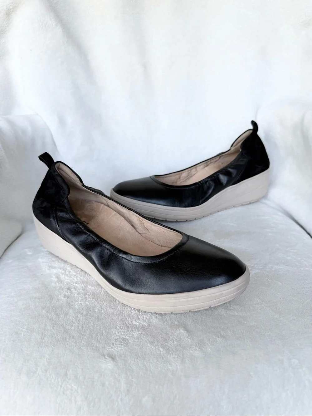Vionic Womens Size 9.5 Jacey Slip On Wedge Shoes Leather Comfort Cushion Black